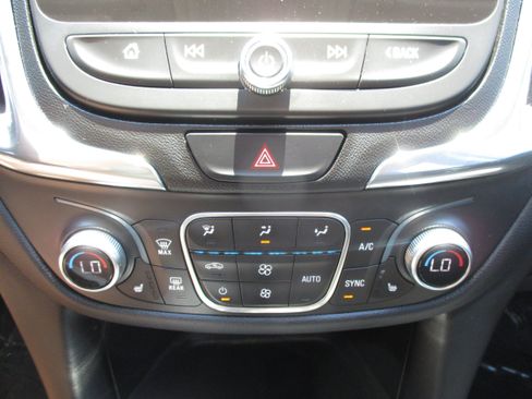 Used 2019 Chevrolet Equinox LT AWD/4WD image 25