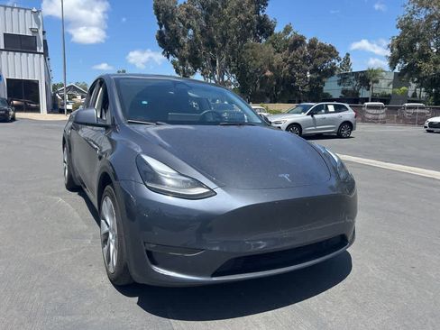 Used 2023 Tesla Model Y 2WD image 1