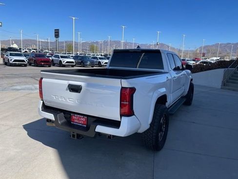 Used 2025 Toyota Tacoma SR5 image 6