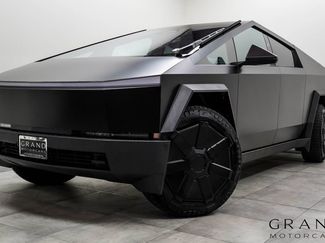 Used 2024 Tesla Cybertruck AWD Crew Cab video 1