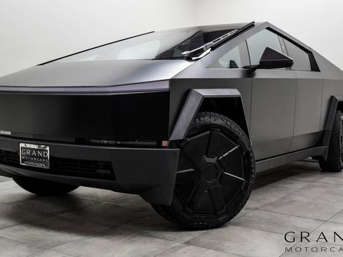 Used 2024 Tesla Cybertruck AWD Crew Cab image 1