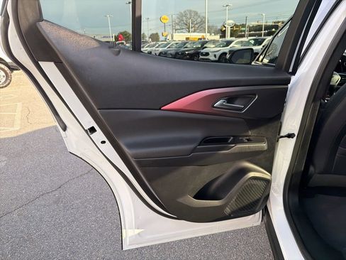 Used 2024 Chevrolet Equinox EV RS image 16