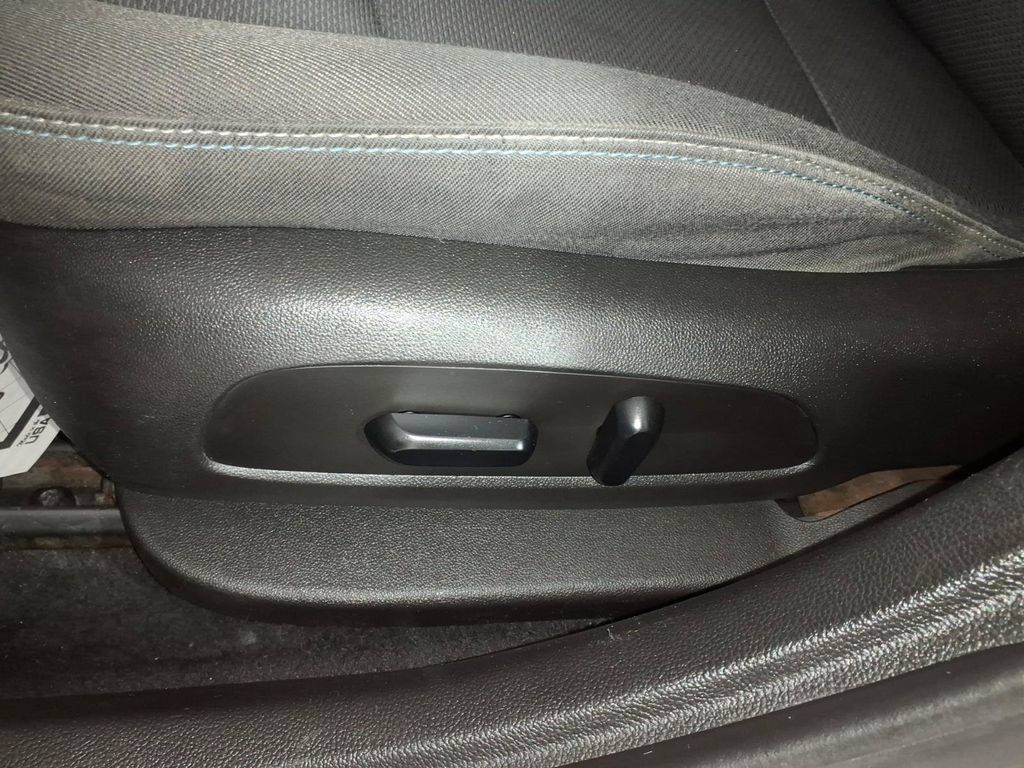 Used 2018 Chevrolet Cruze LT w/ LT Fleet Convenience Package FWD image 15