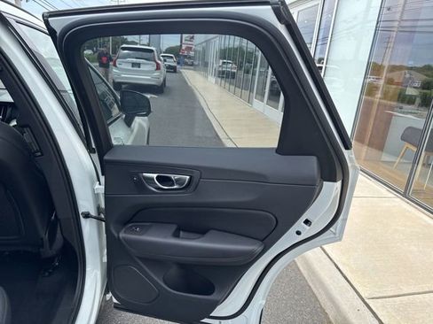 Certified 2025 Volvo XC60 B5 Plus AWD/4WD image 12