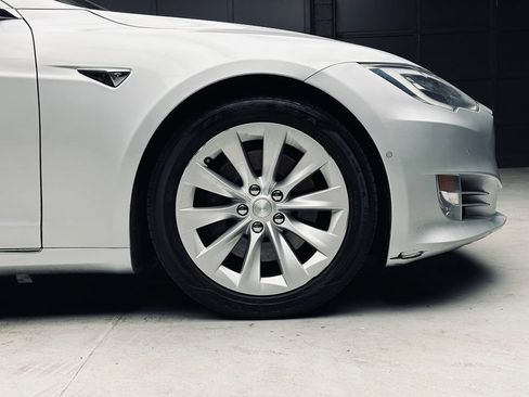 Used 2018 Tesla Model S 100D AWD/4WD image 39