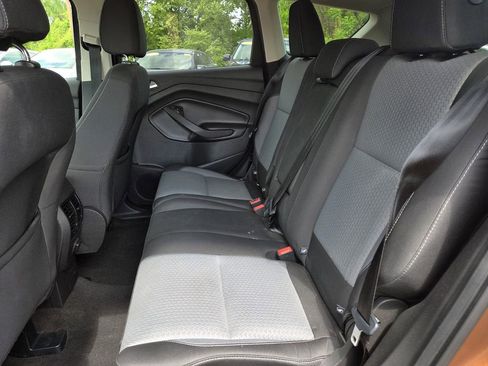 Used 2017 Ford Escape SE FWD image 17