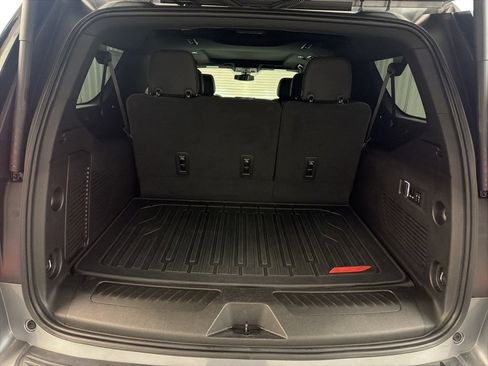 Used 2022 GMC Yukon XL SLT w/ SLT Premium Package image 35