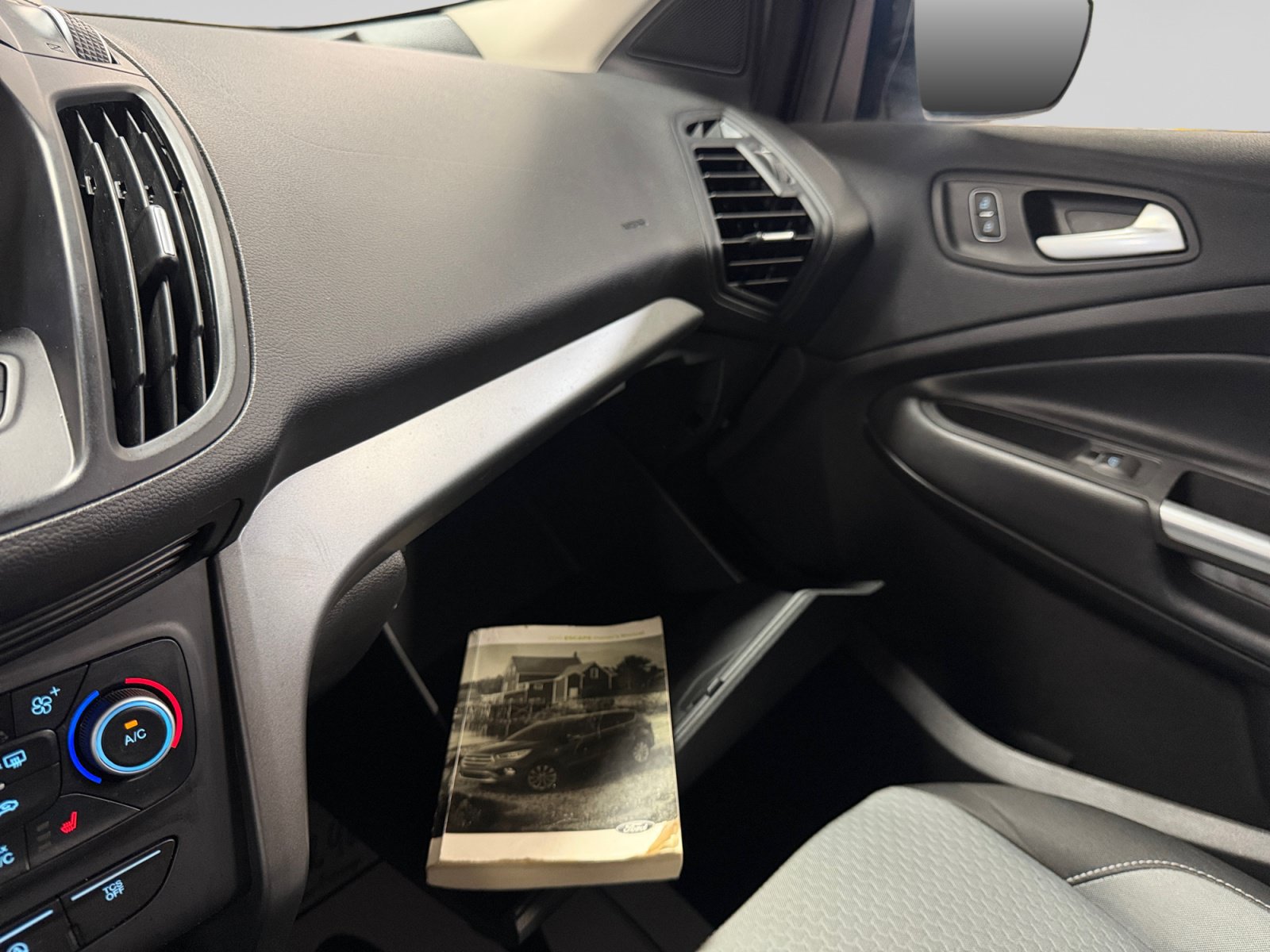 Used 2019 Ford Escape SE AWD/4WD image 32