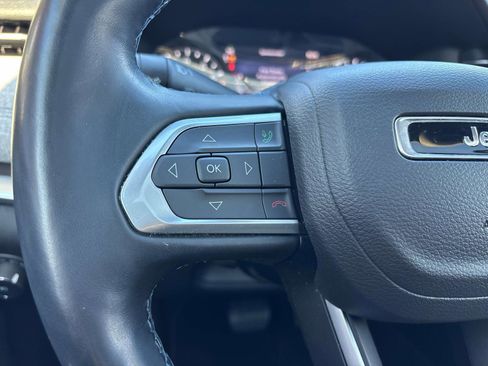 Used 2022 Jeep Compass Latitude w/ Sun and Sound Group image 16