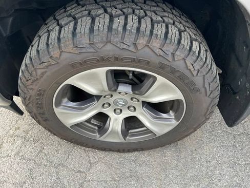 Used 2019 RAM 1500 Laramie AWD/4WD image 8