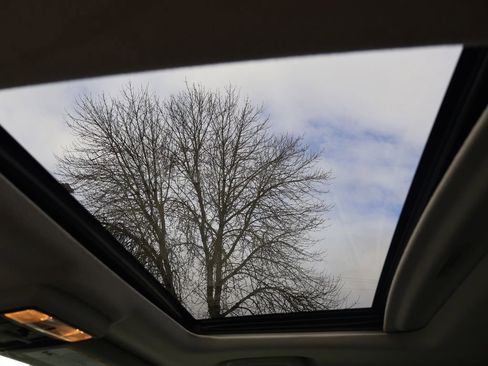 Used 2011 Toyota 4Runner SR5 w/ Convenience Pkg image 15