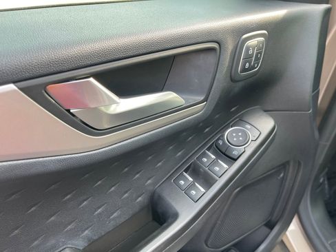 Used 2020 Ford Escape SEL image 12