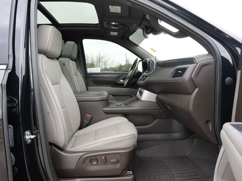 Used 2023 GMC Yukon SLT RWD image 28