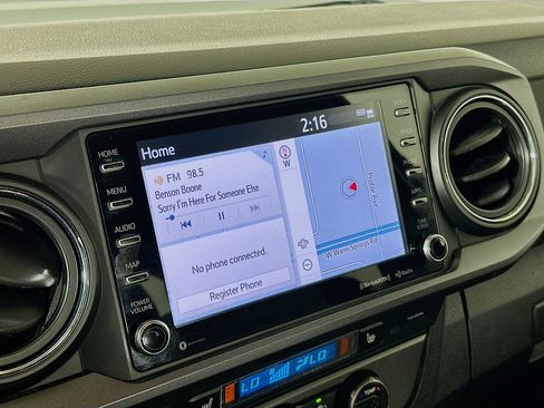 Used 2020 Toyota Tacoma TRD Sport image 21