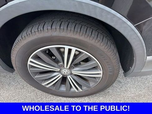 Used 2018 Volkswagen Tiguan SEL Premium FWD image 18