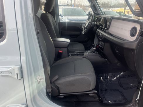 Used 2024 Jeep Wrangler Sport S w/ Convenience Group image 18