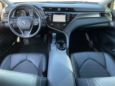 Used 2020 Toyota Camry SE image 9
