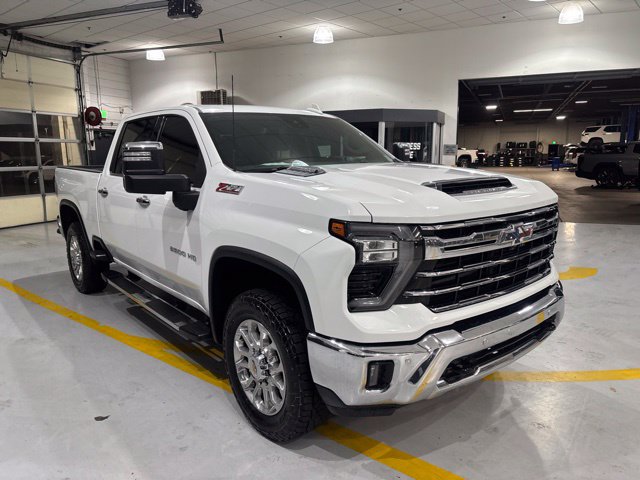 Used 2024 Chevrolet Silverado 2500 LTZ w/ LTZ Premium Package AWD/4WD image 4
