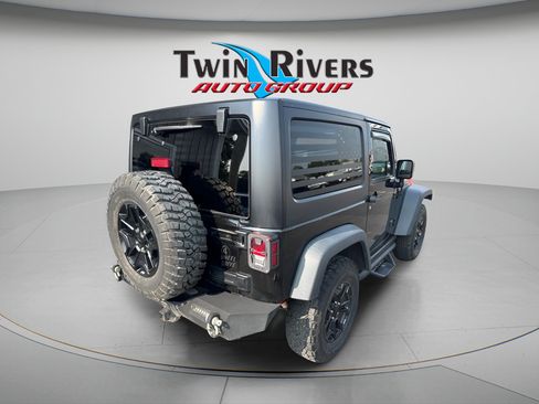 Used 2017 Jeep Wrangler Sport AWD/4WD image 4