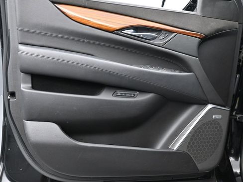 Used 2015 Cadillac Escalade Premium image 9