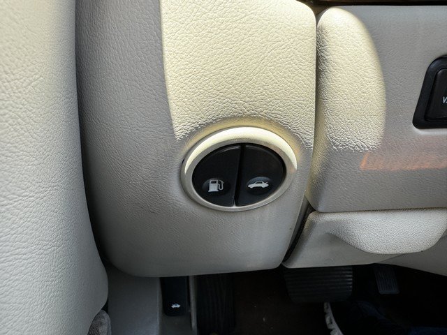 Used 2000 Jaguar XK8 Convertible RWD image 17