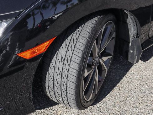 Used 2019 Honda Civic Touring image 40