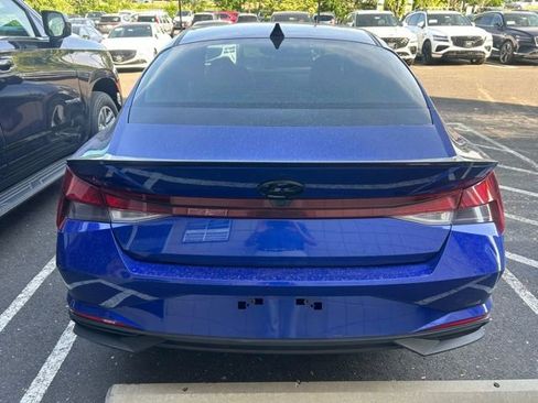 Used 2023 Hyundai Elantra SEL w/ Convenience Package FWD image 4