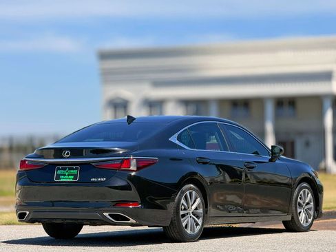 Used 2021 Lexus ES 350 w/ Accessory Package FWD image 12