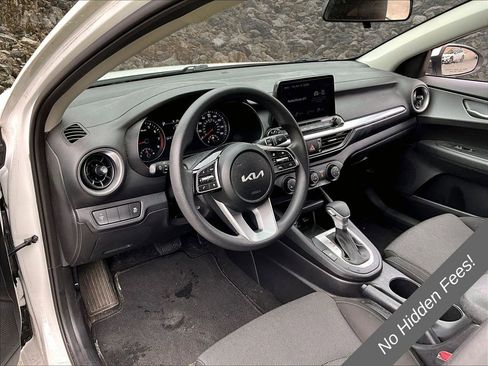 Used 2023 Kia Forte LXS FWD image 9