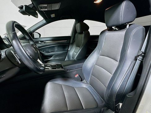 Used 2018 Honda Accord Sport image 11
