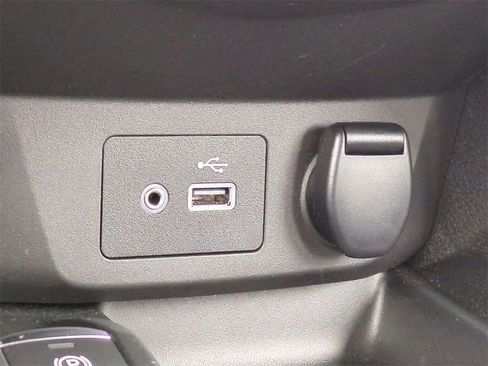 Used 2022 Nissan Rogue Sport SV w/ Technology Package image 29