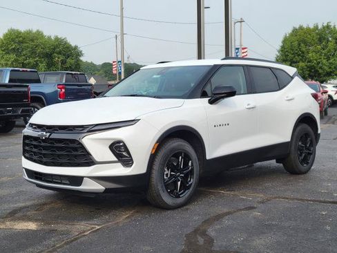 New 2026 Chevrolet Blazer LT w/ Convenience Package AWD/4WD image 4