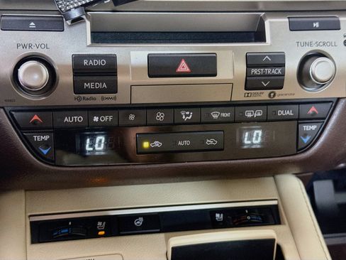 Used 2018 Lexus ES 350 w/ Navigation System Package FWD image 22
