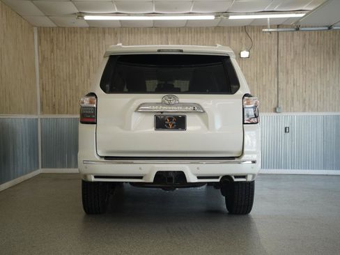 Used 2016 Toyota 4Runner Limited AWD/4WD image 8