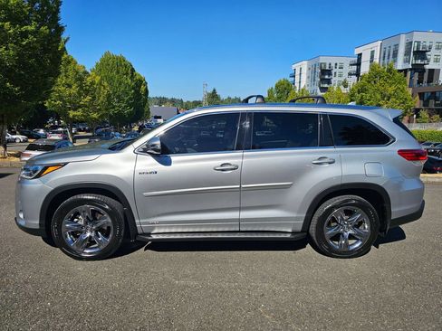 Used 2019 Toyota Highlander Limited Platinum AWD/4WD image 8