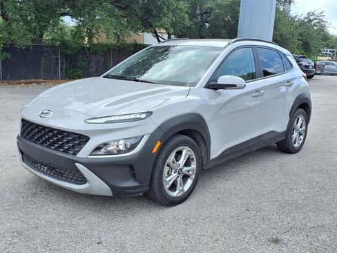 Used 2023 Hyundai Kona SEL image 3