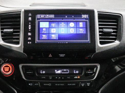 Used 2017 Honda Pilot Touring image 16