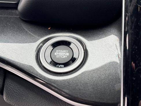 Certified 2022 Jeep Grand Cherokee L Altitude image 18