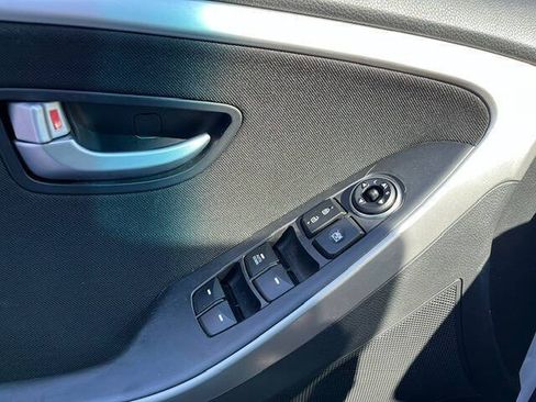 Used 2014 Hyundai Elantra GT FWD image 20