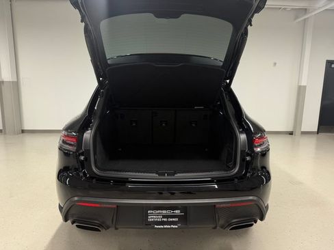 Certified 2026 Porsche Macan w/ Premium Package Plus AWD/4WD image 12