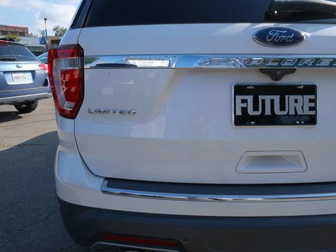 Used 2018 Ford Explorer Limited w/ Equipment Group 301A FWD image 41