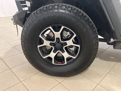 Used 2024 Jeep Wrangler Rubicon w/ Technology Group image 29