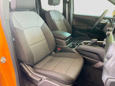 Used 2025 Chevrolet Colorado W/T w/ WT Custom Package RWD image 26