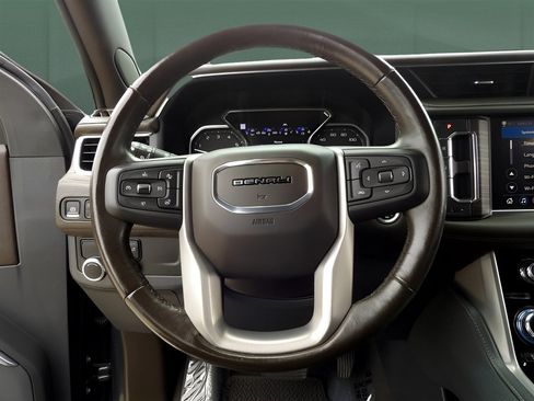 Used 2021 GMC Yukon Denali w/ Denali Premium Package image 19