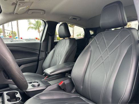 Used 2023 Ford Mustang Mach-E Select image 7