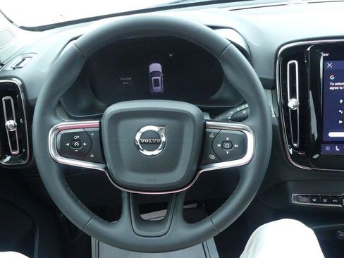 Used 2024 Volvo XC40 B5 Plus AWD/4WD image 16