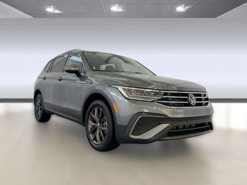 Used 2024 Volkswagen Tiguan SE image 7
