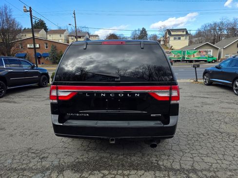 Used 2016 Lincoln Navigator Select image 6