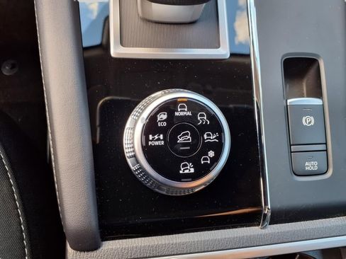 New 2025 Mitsubishi Outlander ES image 23