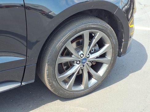 Used 2016 Ford Edge Sport w/ Equipment Group 401A AWD/4WD image 28